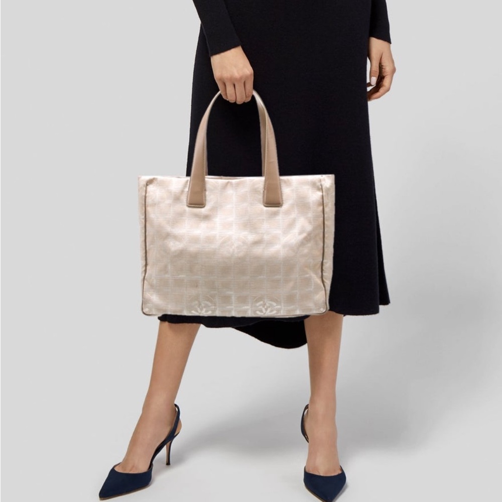 CHANEL Elegant Pink Tote Bag